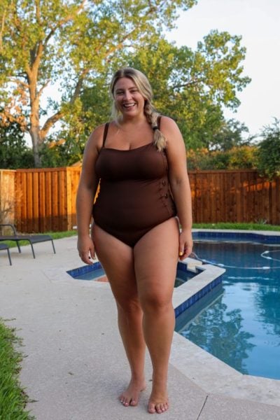 brown one piece swimsuit from Walmart on plus size blogger in Dallas Texas